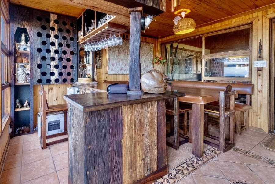 4 Bedroom Property for Sale in Herolds Bay Western Cape